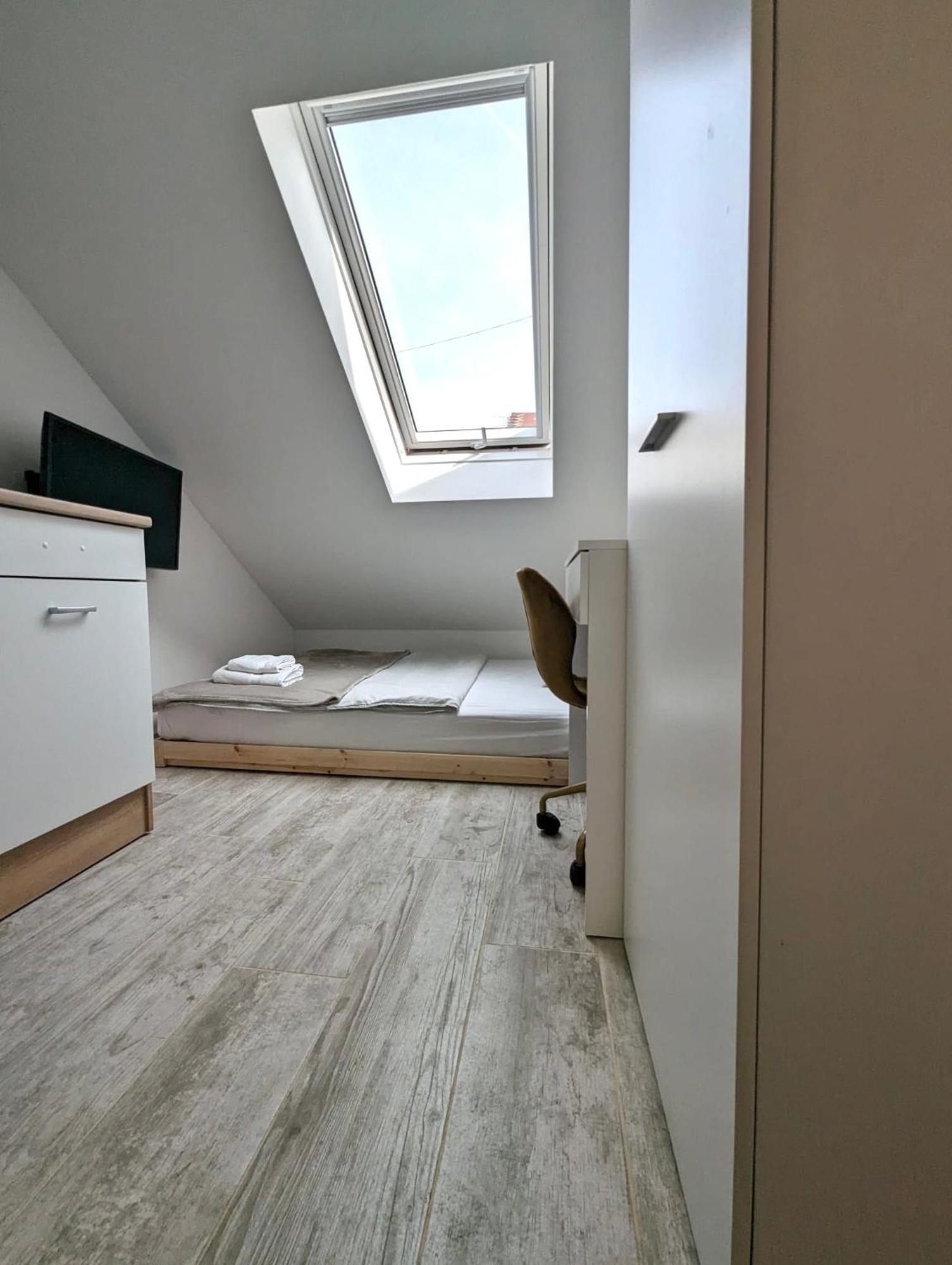 Miniscule Urban Tent Záhřeb